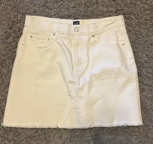 GAP Ivory Denim Mini Skirt thumbnail 1