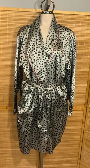 Vintage Disney Store 101 Dalmatians Cruella gray black satin robe woman’s Medium thumbnail 1