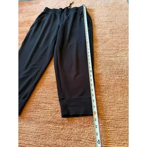 ASICS Women’s Black Cropped Joggers Stretch Athletic Tapered Pants M thumbnail 4
