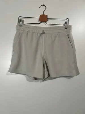 Lululemon Softstreme High Rise Shorts 4” in Soft White Size 8 thumbnail 4