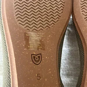 Women's Rothy's The Point Ballet Flat in Retired Olive Green Size 5 thumbnail 8