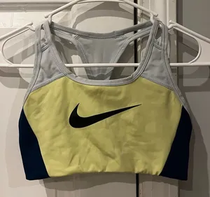 Women’s Nike Sports Bra Medium Support Size S thumbnail 1