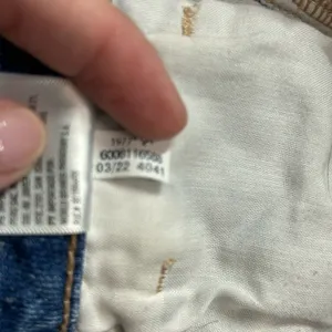 American Eagle Distressed Mom Jeans Size 0 | Ripped Straight Leg | 90s Y2K thumbnail 9