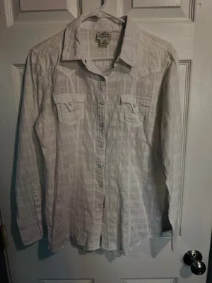Women’s Ariat White Long-Sleeve Button-Up Shirt With Sheer Back. thumbnail 1