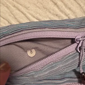 lululemon low rise hotty hot shorts thumbnail 3