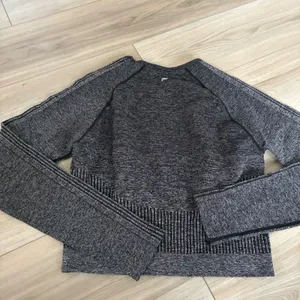 Fabletics Seamless Long Sleeve Crop Workout Top Heathered Charcoal‎ Grey Medium thumbnail 4