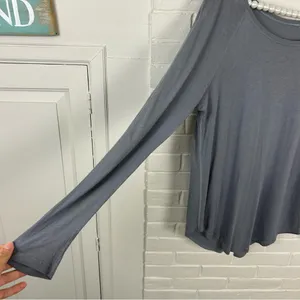 Lululemon Grey Casual Long Sleeve Top thumbnail 5
