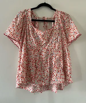 Old Navy Red White Floral Peasant Top XL Cottagecore Flutter Sleeve Prairie thumbnail 1