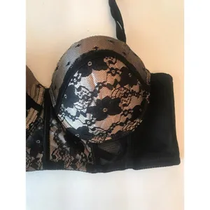 Black fuchsia lace adjustable‎ or removable straps bra Size undefined thumbnail 2