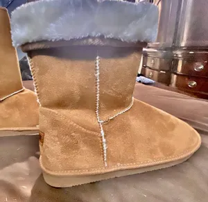 NWOT Women’s Tan Waterproof Suede Boots Size:8 thumbnail 6