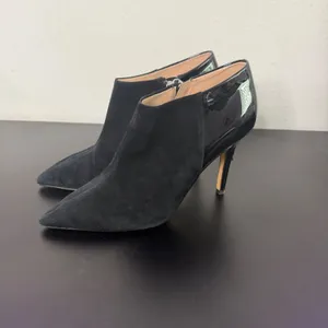 WHBM Pointed Toe Black‎ Suede Patent Leather Ankle Booties Mix Media Size 8 thumbnail 3
