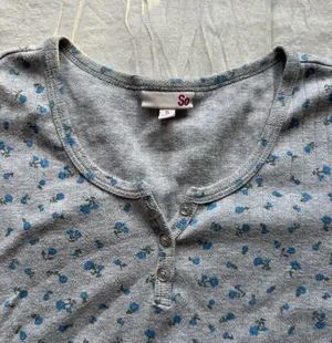 blue and gray floral top thumbnail 2