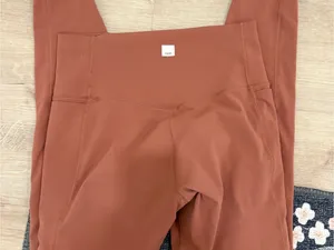 Vuori Studio Pocket Leggings Size XS thumbnail 4