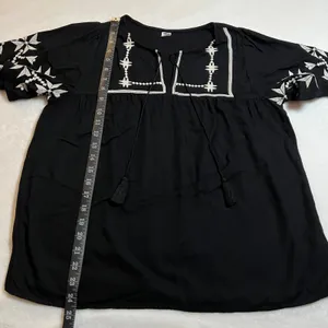 Old Navy Split Neck Embroidered Boho Blouse Size S Boho Peasant Festival Casual thumbnail 9