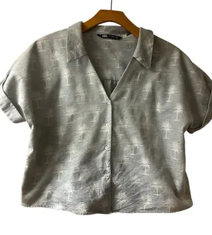 Zara Light Gray/blue Palm-Print Short Sleeve Button Front Top thumbnail 1