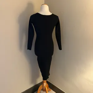 Aritzia The Group By Babaton‎ Henley Sweater Dress Wool Black Midi V-Neck Medium thumbnail 3