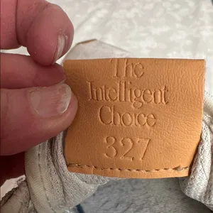 New Balance 327 sneaker in the "Sea Salt with Rust Oxide" Women's sz 6 thumbnail 5