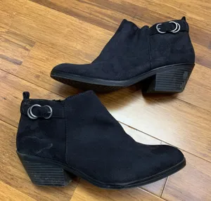 LifeStride Kam Black Faux Suede Buckle Ankle Boots Womens 10M Soft‎ System thumbnail 1
