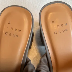 NWOT a new day block heel sandals thumbnail 2