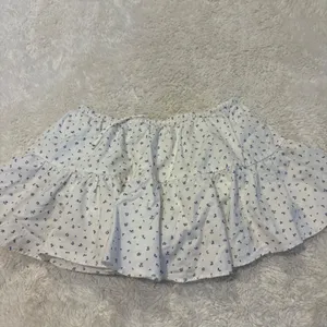 Aritzia Sunday Best Womens Wander Skort Mini Floral XS Feminine Summer Cottage Soft Core thumbnail 2