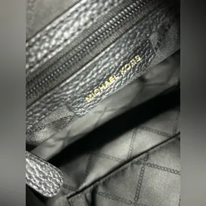 Michael Kors black Izzy Large Pebbled Leather Convertible Shoulder Bag Crossbody thumbnail 14