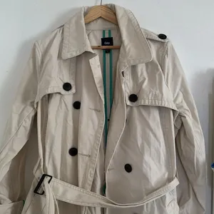 Gap Trench Coat EUC thumbnail 2
