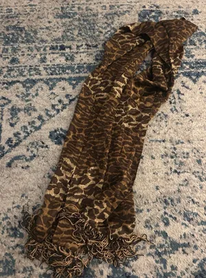 Vintage Cheetah Print Fringe Scarf thumbnail 1