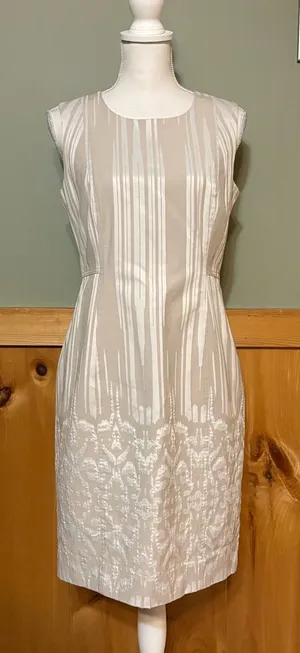 Calvin Klein Sleeveless Beige and White Textured Sheath Dress size 6 thumbnail 1