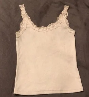 SheIn White Lace Crop Top thumbnail 2