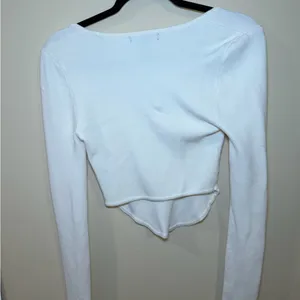 Forever 21 White Long Sleeve V-Neck Top thumbnail 3