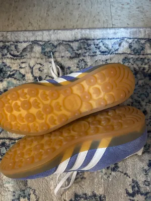 Never worn blue fusion adidas gazelles thumbnail 3