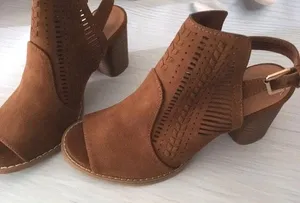 Open Toe Heels, Size 10 Brown thumbnail 2