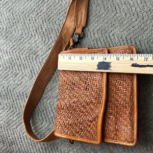 Juju & Co- Women’s Hut Weave Cross Body - Cognac Brown Woven Shoulder Bag thumbnail 10