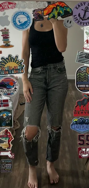 American Eagle Ripped Jeans thumbnail 1