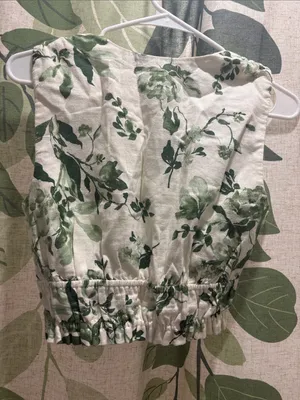 Abercrombie & Fitch Cream Floral V-Neck Cropped Top thumbnail 4