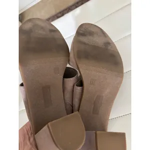 Y Not? Hope‎ Taupe Faux Suede Block Heel Mules Sandals Womens 11M Mauve Open Toe thumbnail 5