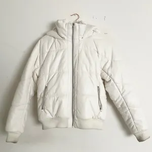 Alo Yoga Faux Leather Boss Puffer Ivory S thumbnail 6