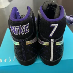 Nike New  Blazer Mid ‘77 Doernbecher 2022 thumbnail 8