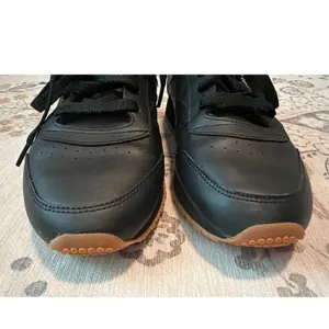 Reebok Classic Leather Sneakers Black Gum Bottoms Women's Size 9 GY0961 thumbnail 3