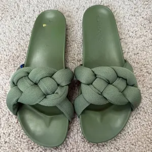 Rothy's Palm Bubble Slide Sandals Olive Green Size 9.5 thumbnail 1