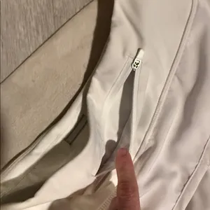 🤍Lululemon ALL White Shorts Size:Large/8🤍 thumbnail 3