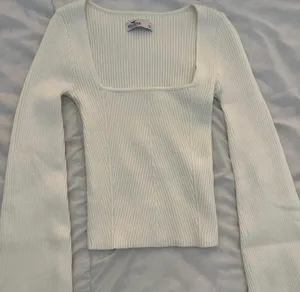 Hollister flared arms sweater thumbnail 1