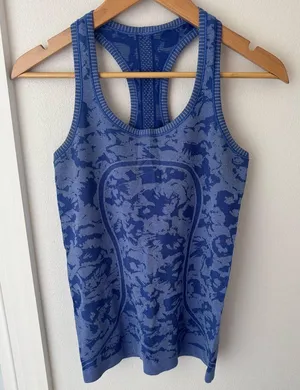 • Lululemon • Women’s Swiftly Tank Size 6 thumbnail 1
