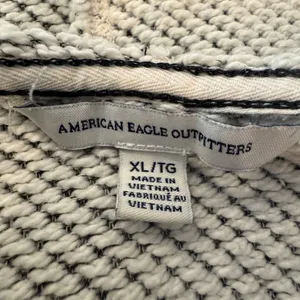 American Eagle Hoodie Women's XL Gray Textured Knit Cropped V Neck Casual thumbnail 3
