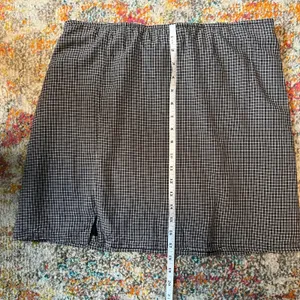American Eagle Black and White Plaid Skirt Side Slit Size Large Fall Whimsigoth thumbnail 10