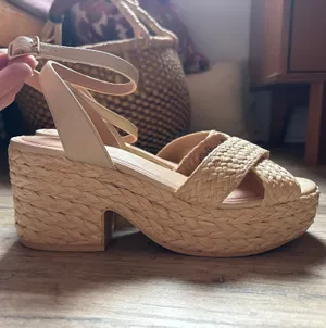 Old Navy Platform Woven Sandals thumbnail 8