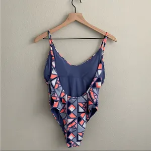 Aerie Geometric‎ Print One Piece Swimsuit Womens Small Coral Blue White Pink thumbnail 4