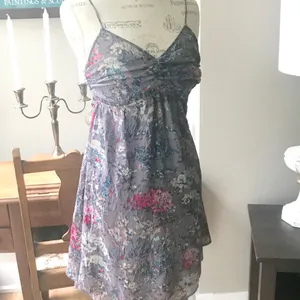 American Eagle Spaghetti Strap Floral Dress Sz 2 thumbnail 3
