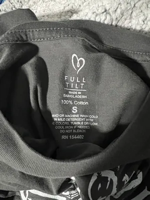 Tillys LA long sleeve shirt thumbnail 3