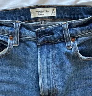 Abercrombie High Rise Mom Jean thumbnail 3